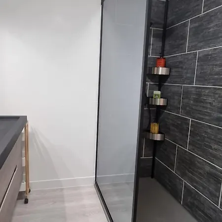 Le Retro Chic: Central Renovated Apartment with Free Parking La Roche-Chalais Exterior photo