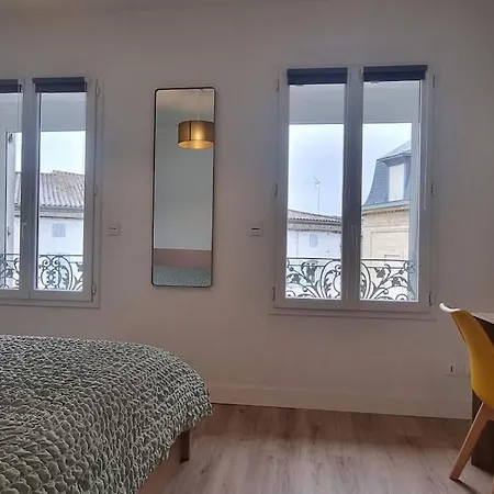 Le Retro Chic: Central Renovated Apartment with Free Parking La Roche-Chalais Exterior photo