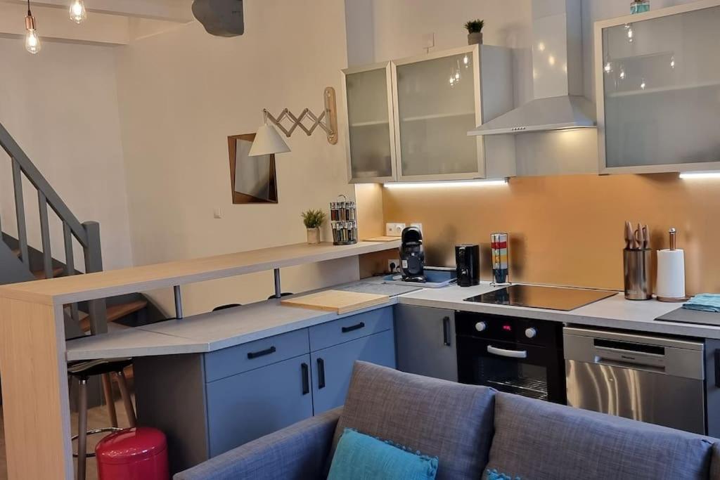 Le Retro Chic: Renovated With Free Parking